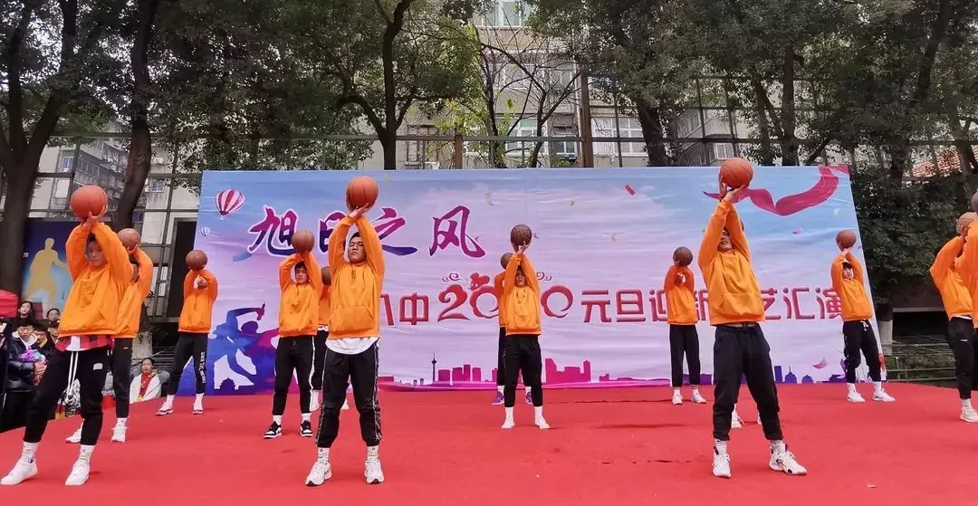 如何在篮球冬令营中加强体能训练?_1